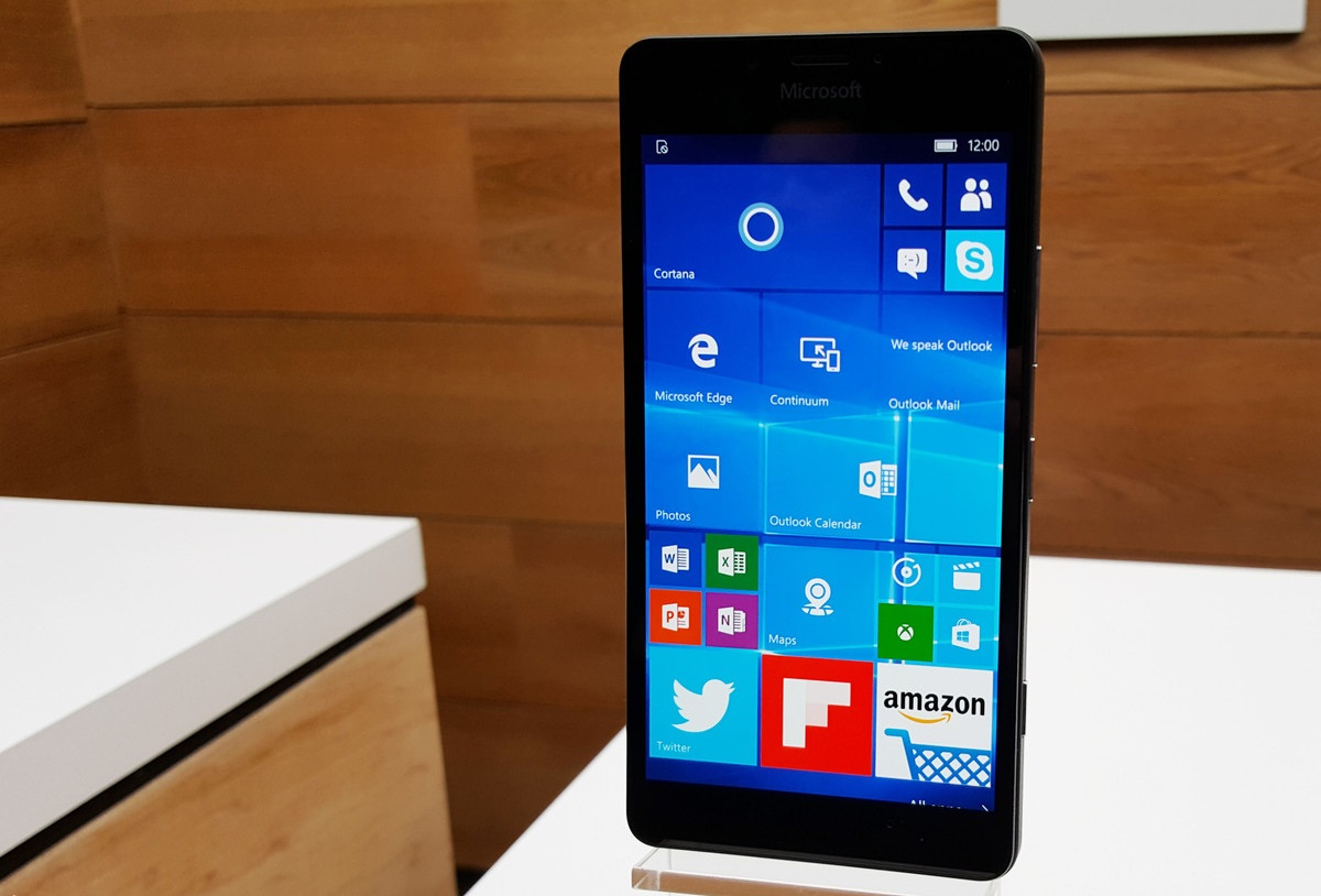 Lumia-950-display